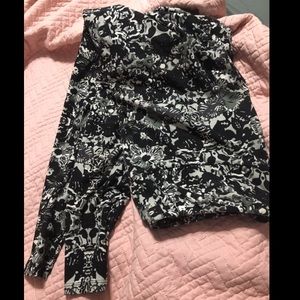 Lularoe Abstract/Floral Tall & Curvy Legging